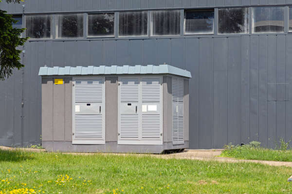 Нужно ли учитывать соседние строения при расчете молниезащиты?