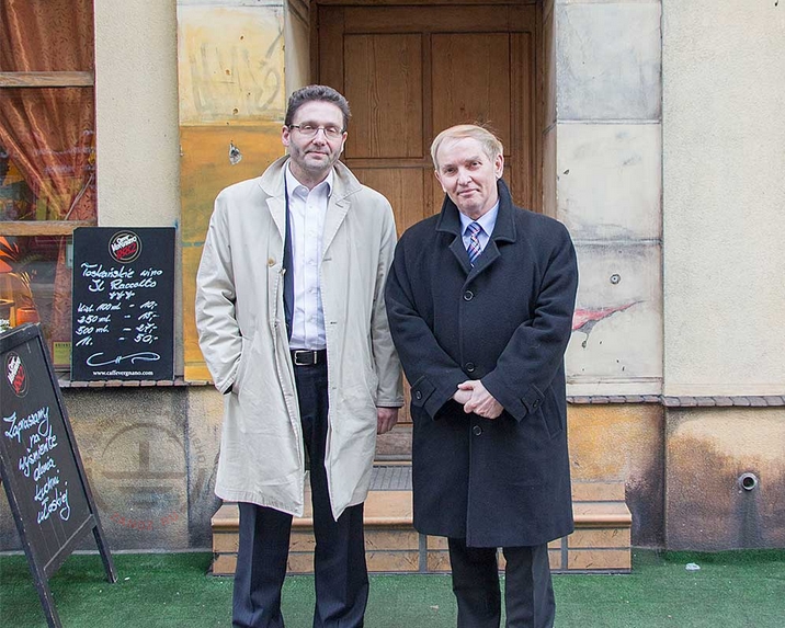 On the left - Mr. Robert Marciniak, director of CBM technology (GALMARtm). on the right - Professor Marek Loboda (Warsaw University of Technology)