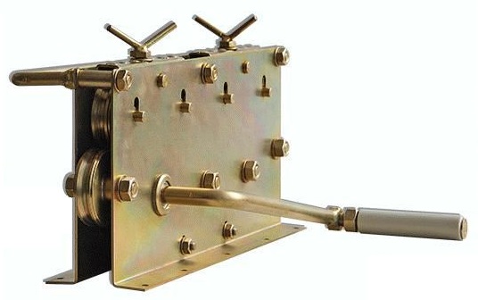 Устройство для выпрямления проволоки и полосы