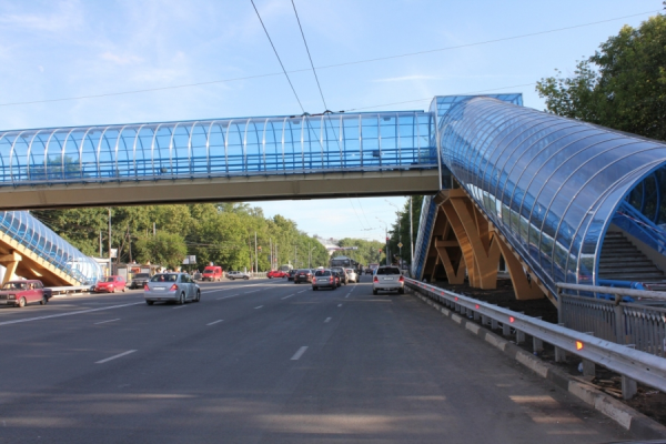 Тросовая молниезащита надземного пешеходного перехода