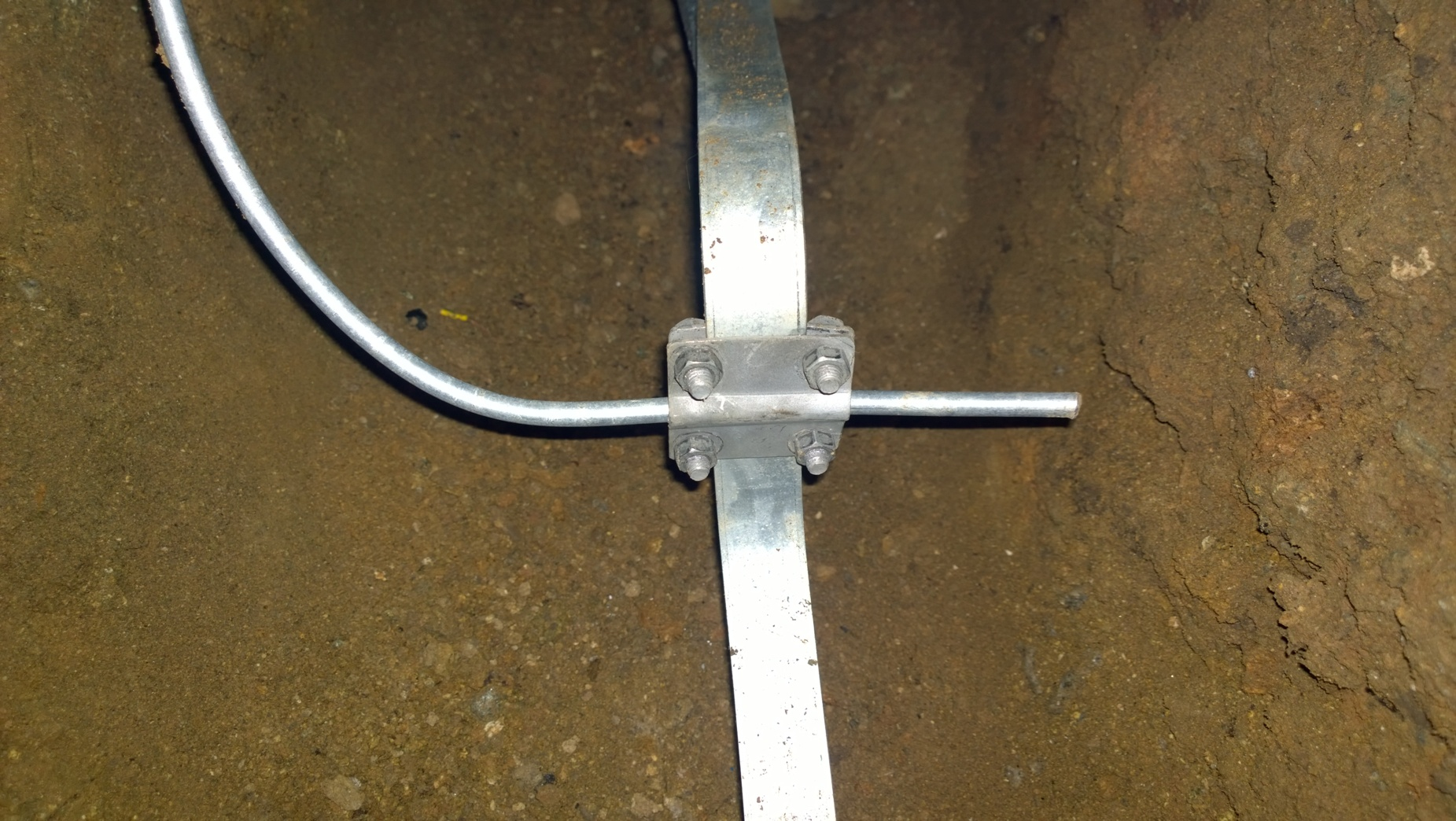 Соединение элементов заземляющих устройств в земле