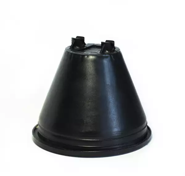 Зачем нужны держатели для проводника на плоской кровле?